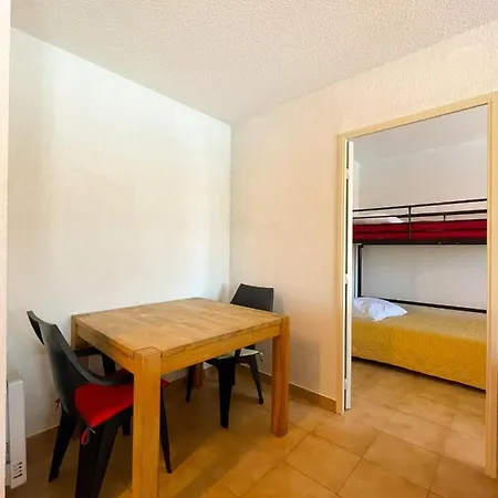 Apt In Residence With Swimming Pool & Balcony