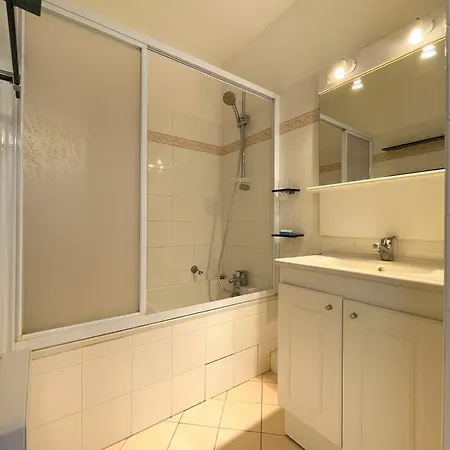 Apt In Residence With Swimming Pool & Balcony Apartman Fréjus