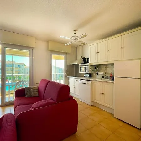 Apt In Residence With Swimming Pool & Balcony Apartment