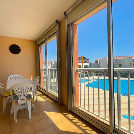 Apt In Residence With Swimming Pool & Balcony *